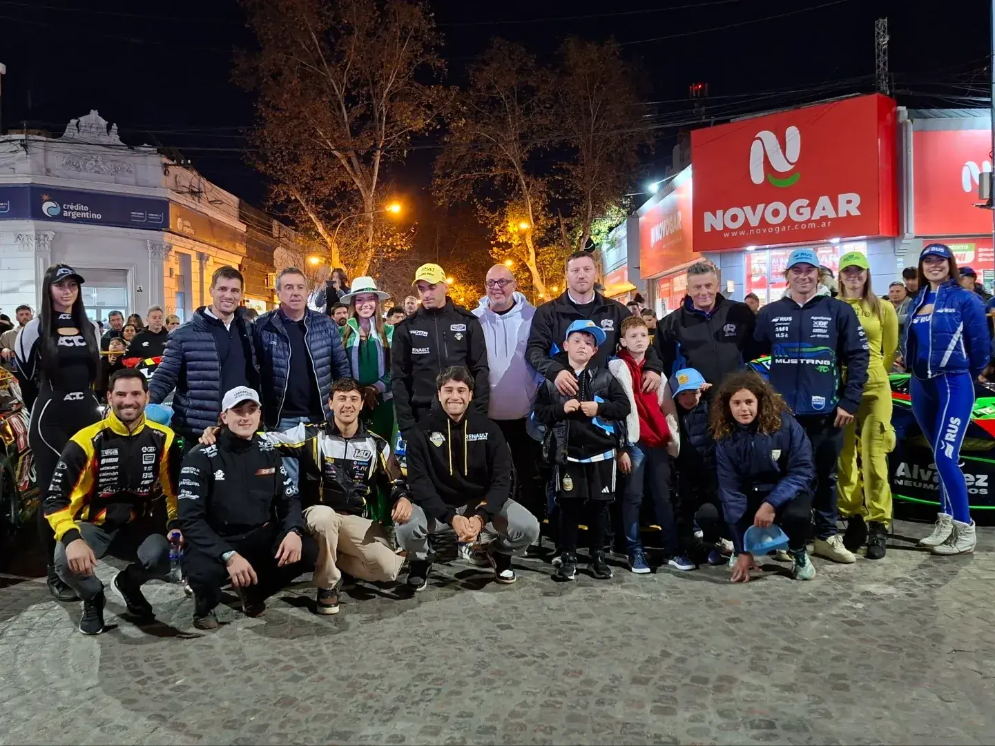 Con los autos dando vueltas por Rafaela, presentaron la "Carrera de los millones" del Turismo Carretera