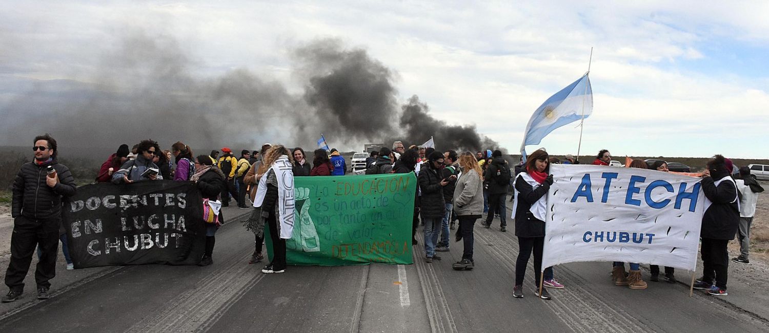 Habrá paro y movilización docente en apoyo a sus pares de Chubut 