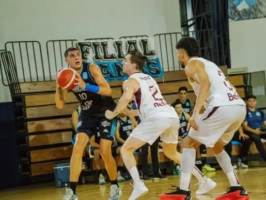 Racing se vio superado como local. (Foto de Tomás Santander).