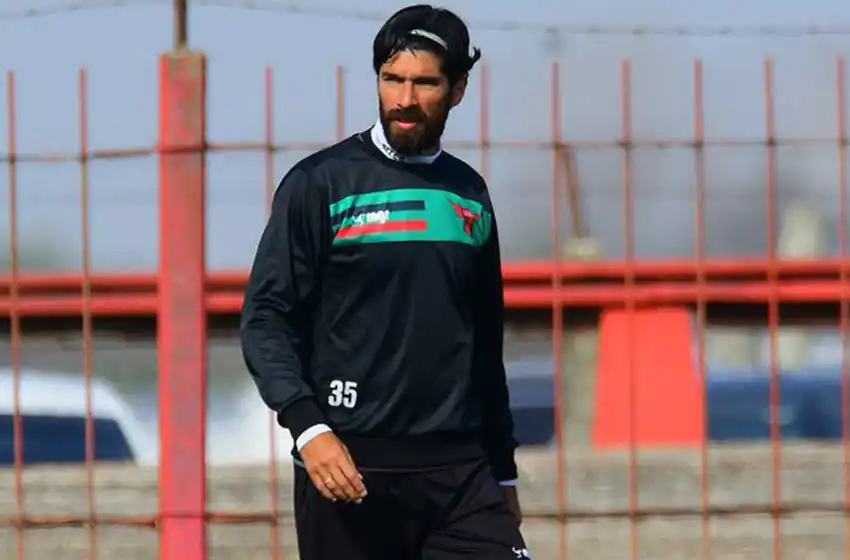 Una aventura más del Loco Abreu: será DT y jugador de Boston River de Uruguay