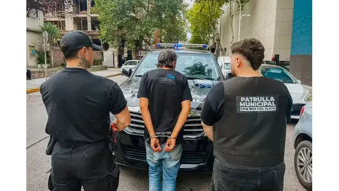 La Patrulla Municipal redujo a un hombre armado con un cuchillo en la vía pública