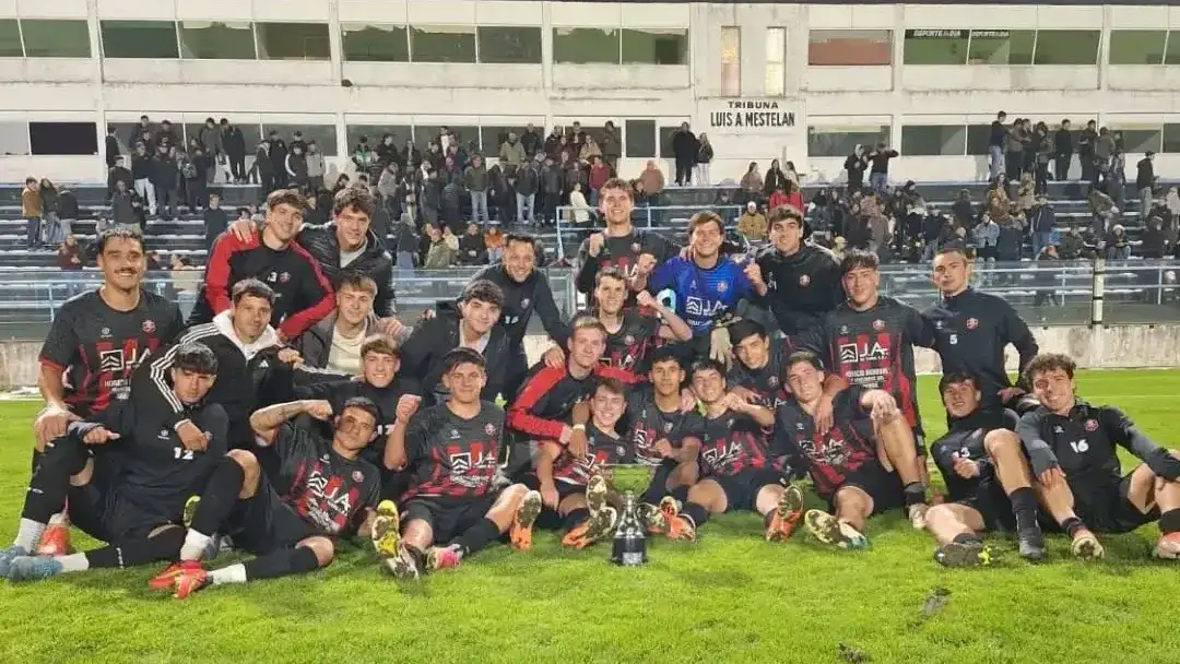 FOTO LIGA TANDILENSE DE FÚTBOL Independiente ganó el torneo Apertura de Reserva.