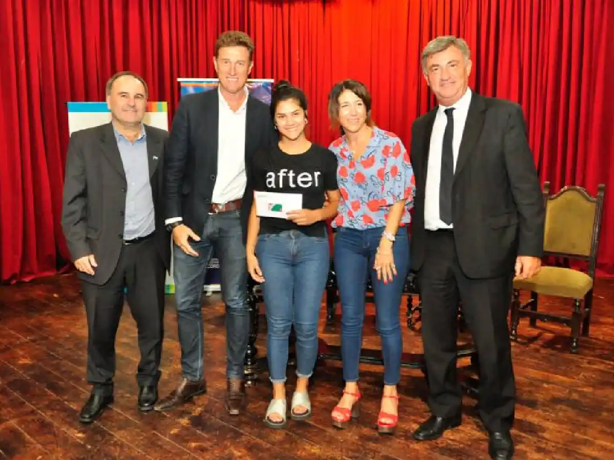 Programas de empleo: entregaron tarjetas de débito a beneficiarios