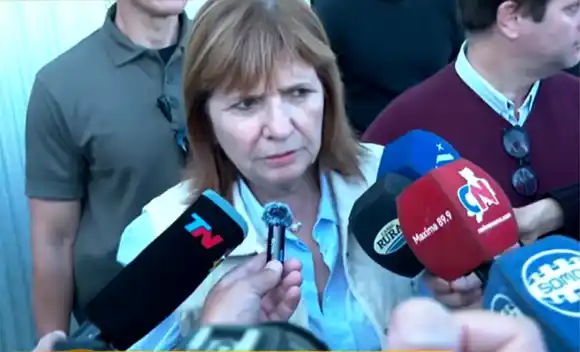 Bullrich recorrió zonas inundadas en la Provincia y anunció asistencia, maquinaria y créditos