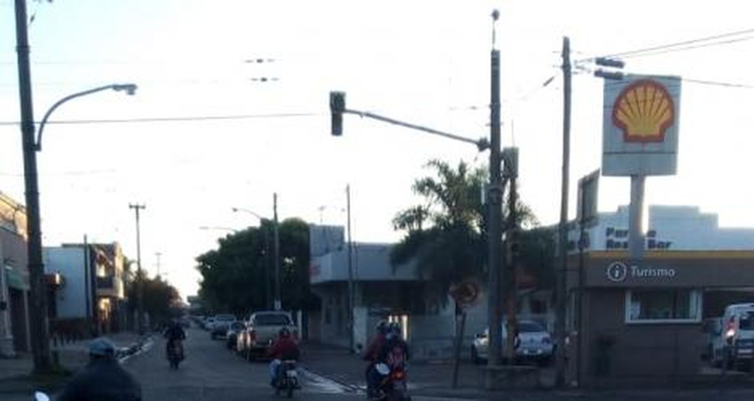 Reclamo: No andan los semáforos de Lucio Mansilla y Mitre