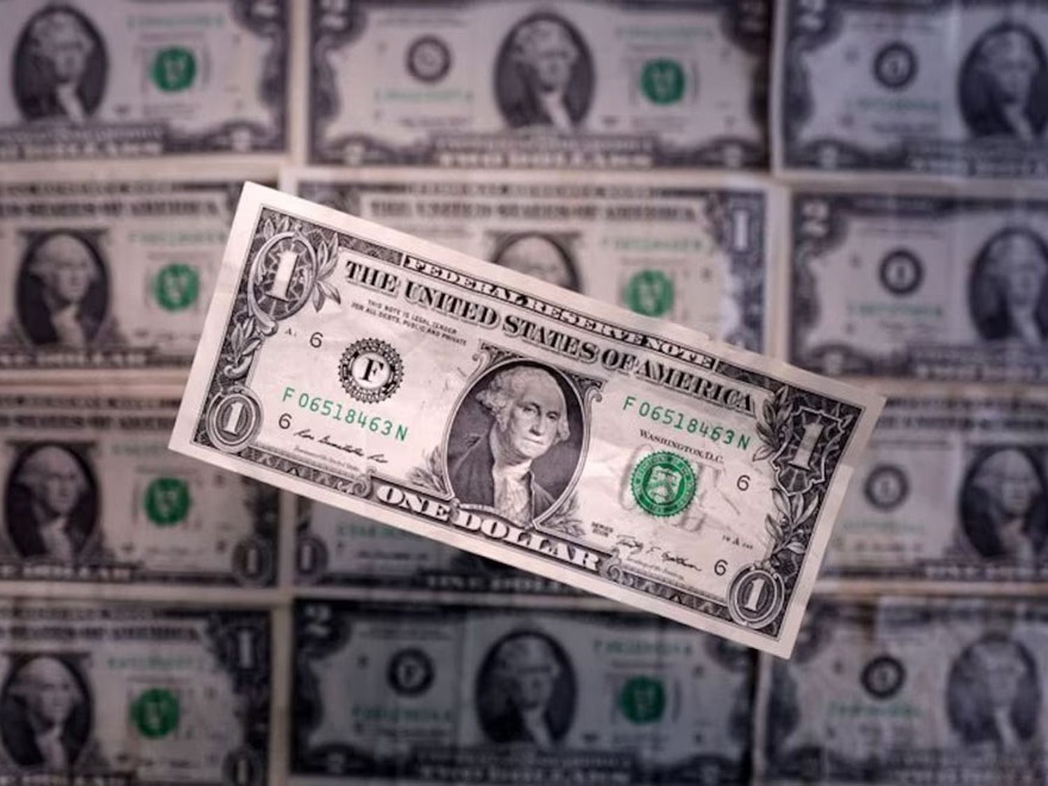 El dólar subió a $1.260 en el Banco Nación y alcanzó un nuevo máximo desde la salida del cepo