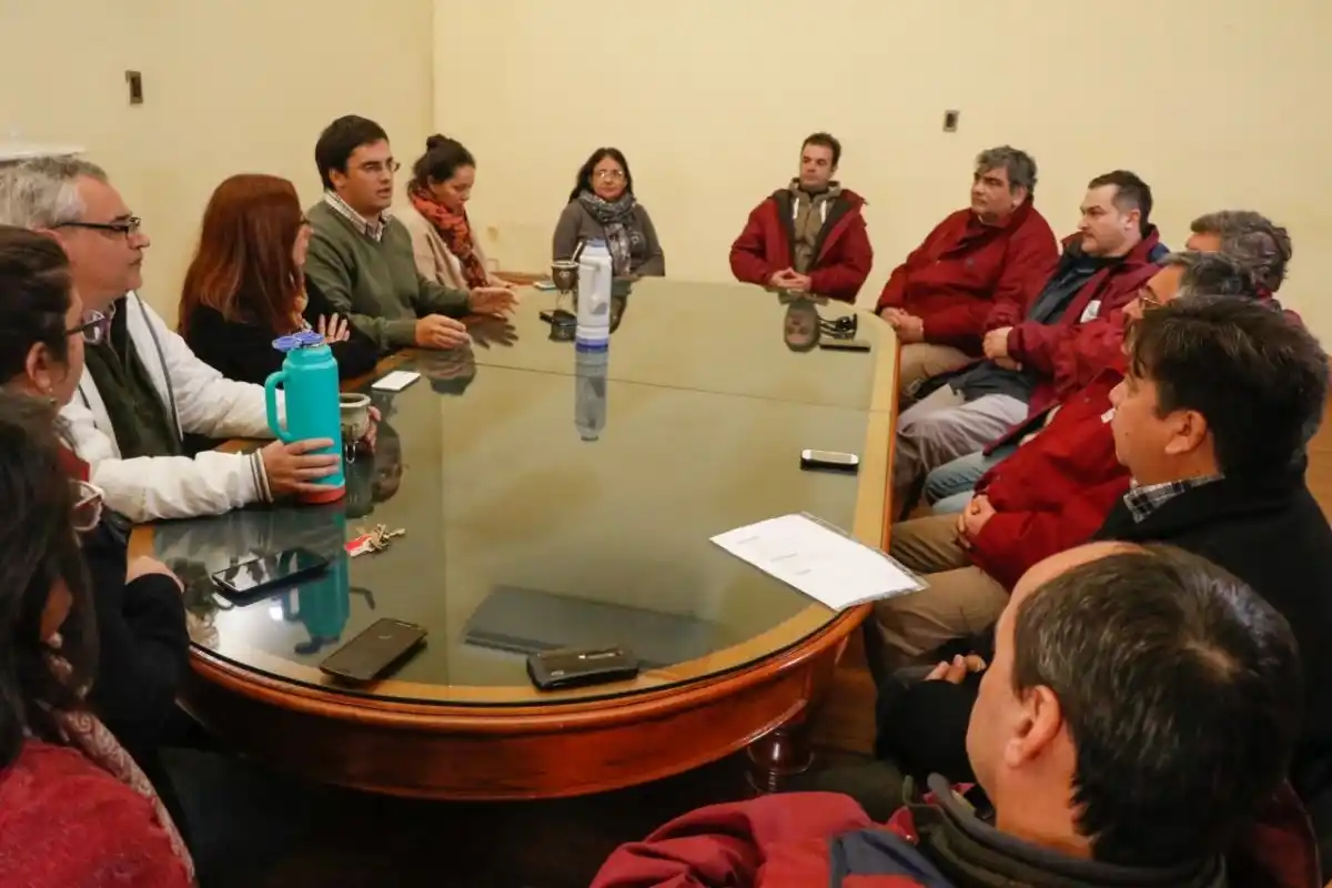 Los bloques de concejales recibieron a trabajadores despedidos de Unilever