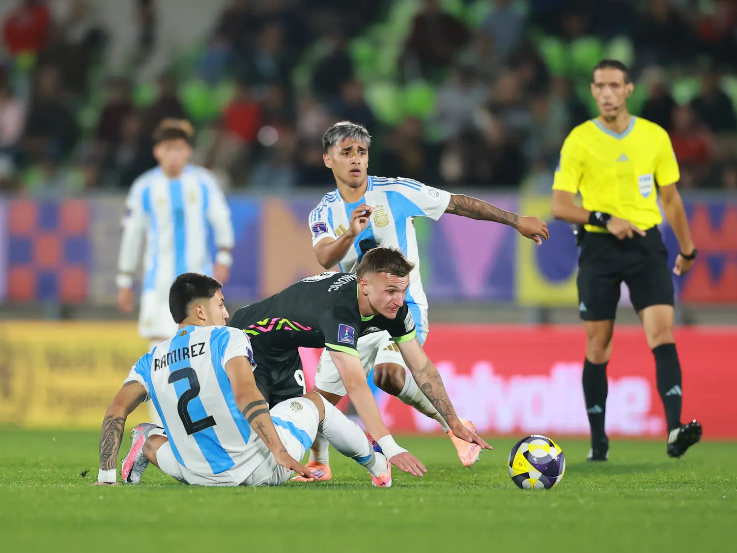 La Albiceleste goleó 4 a 1 a Australia y esta en la fase 2 del Mundial.Foto:@Argentina