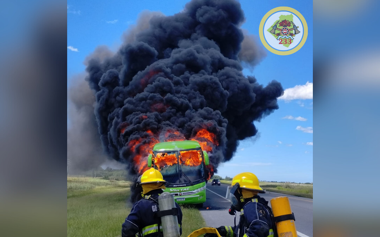 Video: Se incendió un micro de larga distancia en ruta 11, altura General Lavalle