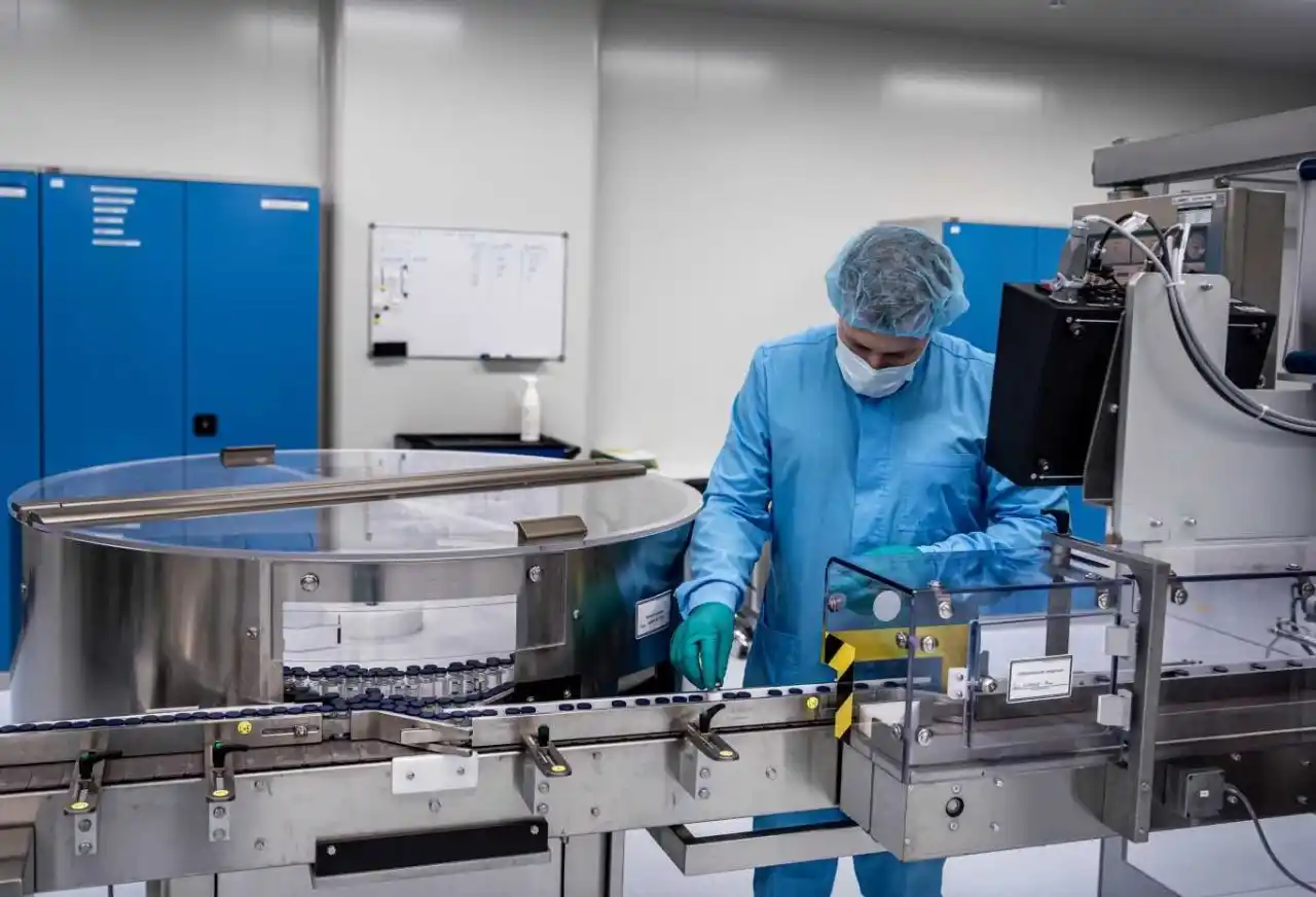 La pandemia desafió a investigadores de todo el mundo y demandó un trabajo colaborativo inédito, que permitió tener vacunas efectivas y seguras.