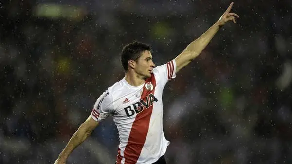 Francescoli: «Para nosotros, Alario es intransferible pero si Leverkusen pone la plata no hay mucho por hacer»
