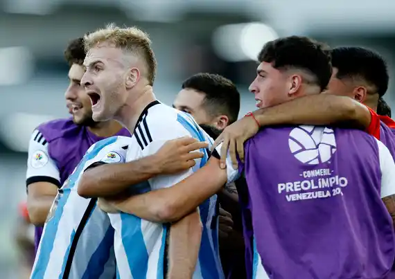 Argentina acertó justo y dejó en el camino a Brasil