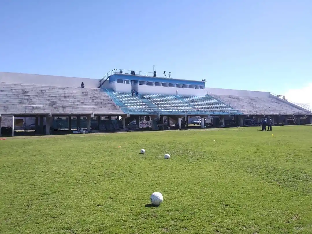 En qué fecha y de qué forma podría volver Juventud Unida a los entrenamientos