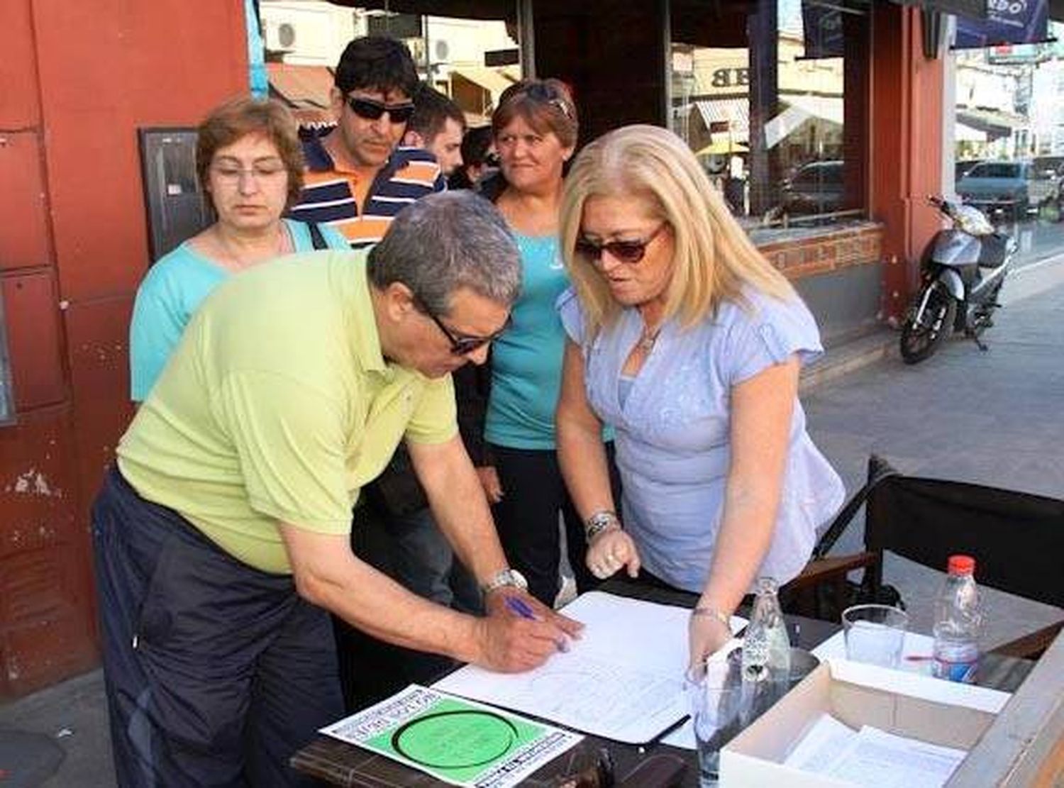 Naufragio en Brasil: Suman 75.000 firmas para retomar la búsqueda del Tunante II