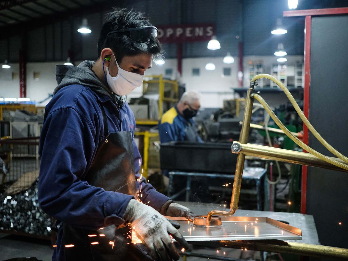 Retroceso en el uso de la capacidad instalada industrial en Argentina