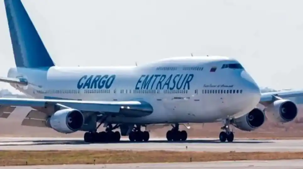 Ordenan retener los pasaportes de los iraníes que viajaban en el avión venezolano retenido en Ezeiza