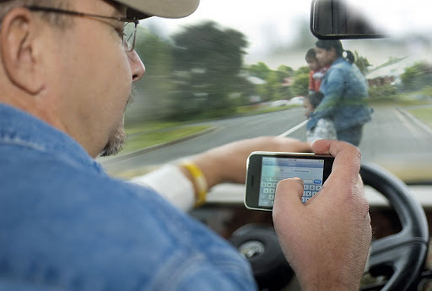 La falta más repetida. El uso del celular mientras se maneja