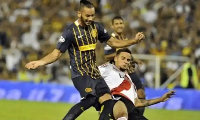 Tras la polémica salida de Central, Larrondo arregló con River