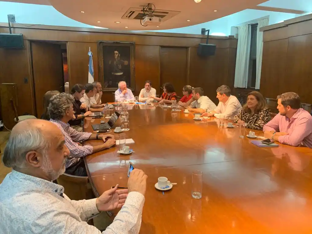 Coronavirus: el Gobierno anunciará mañana la suspensión de clases en escuelas primarias y secundarias