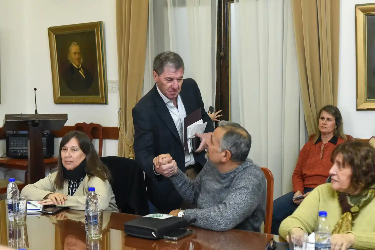 El Gobierno mejoró la oferta a los estatales