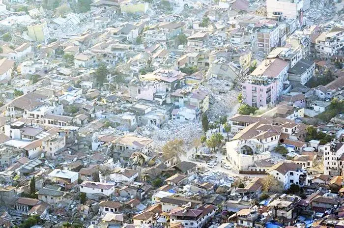El presidente Erdogan anunció la construcción  de 200.000 casas tras los terremotos