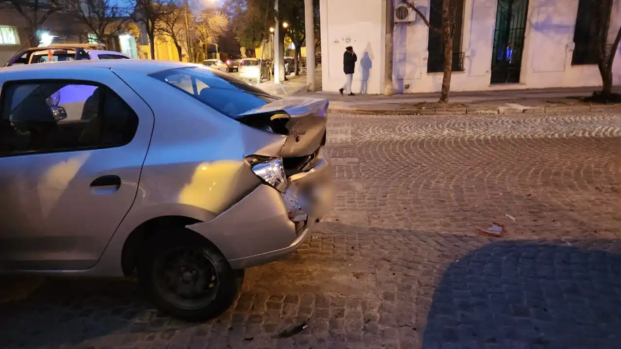 Accidente calle Pellegrini y 25 de Mayo - 1