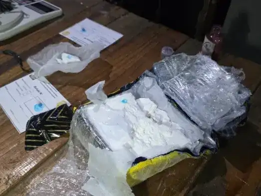 Cinco allanamientos en Concordia: secuestran cocaína de máxima pureza, marihuana, dinero y detienen a dos personas