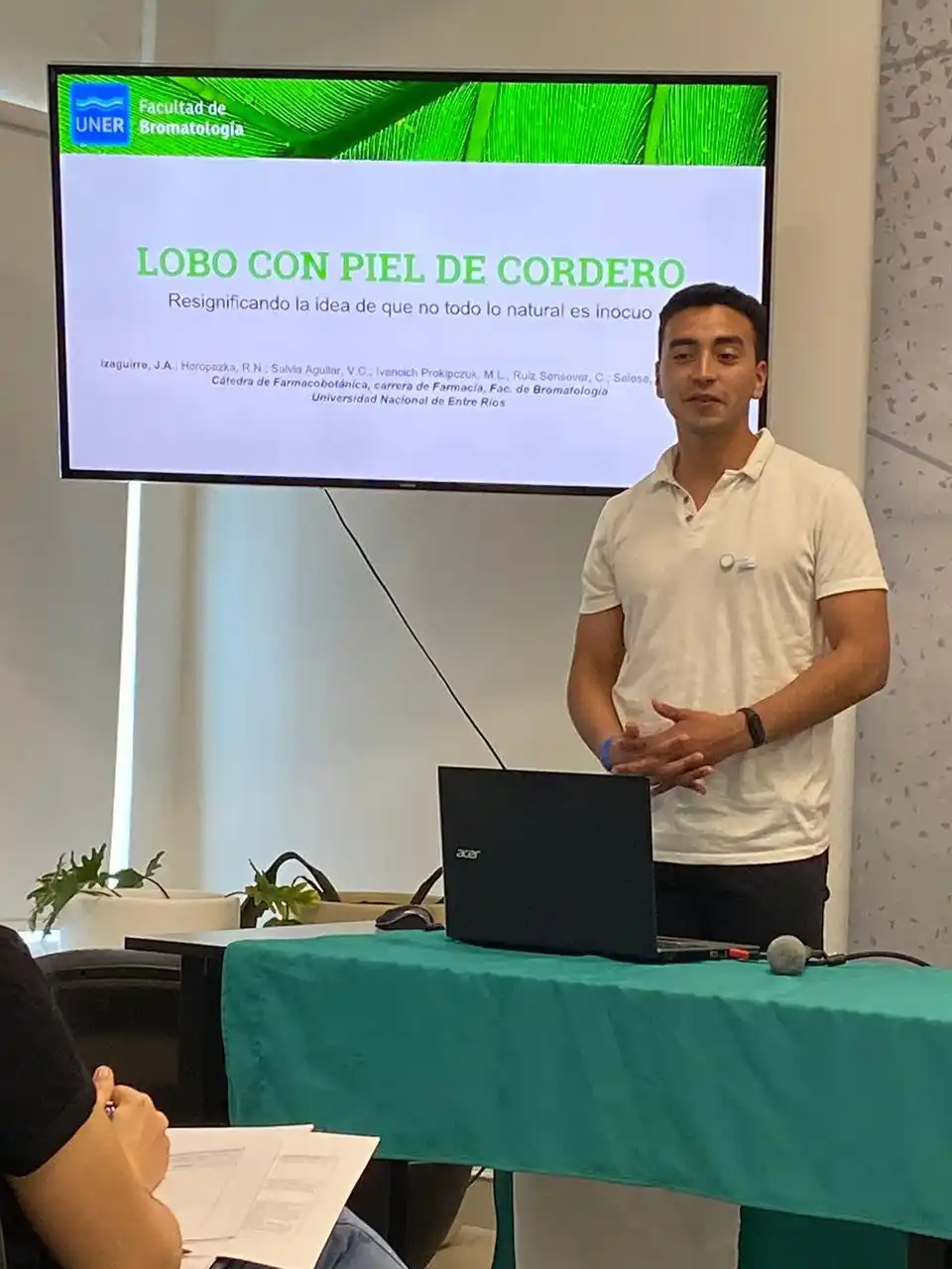 Un estudiante de farmacia de Gualeguaychú fue distinguido en Chaco: “La gente apuesta a lo natural”