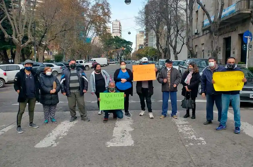 Trabajadores de Feria Belgrano: "La poca plata que teníamos ya se gastó"