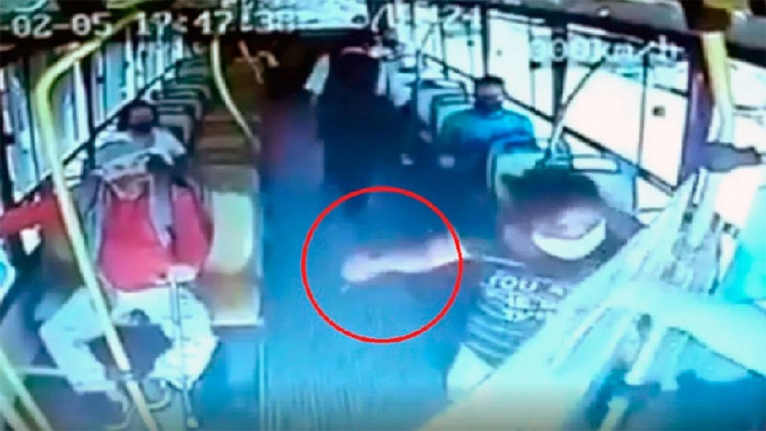 Insólito: apuñaló a un colectivero porque le pidió que usara el barbijo