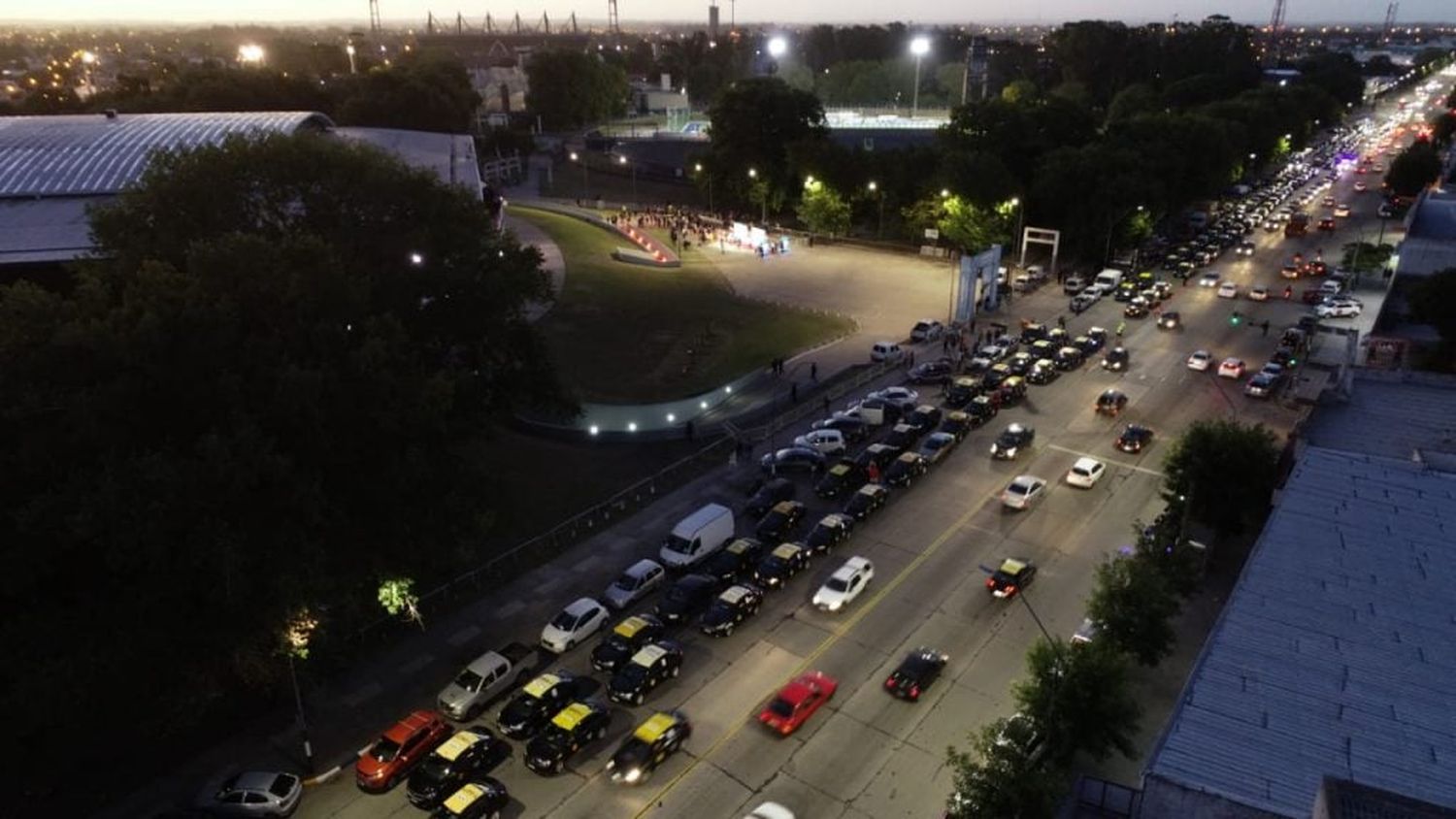 Mar del Plata: Gran cantidad de taxistas protestaron contra Uber y Cabify en los premios Estrella de Mar