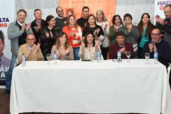 Ale Ambort junto a Clara García recorrieron el Departamento Castellanos: "Orgullosamente somos el equipo de Miguel Lifschitz"