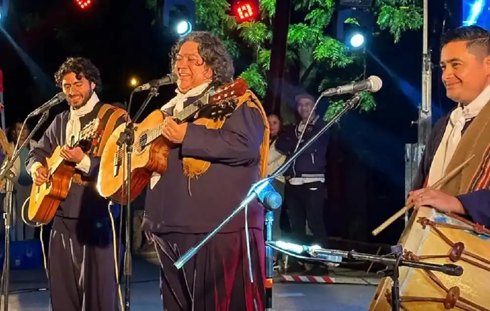 El grupo santiagueño ya tocó en otras oportunidades en el escenario Indio Peralta.