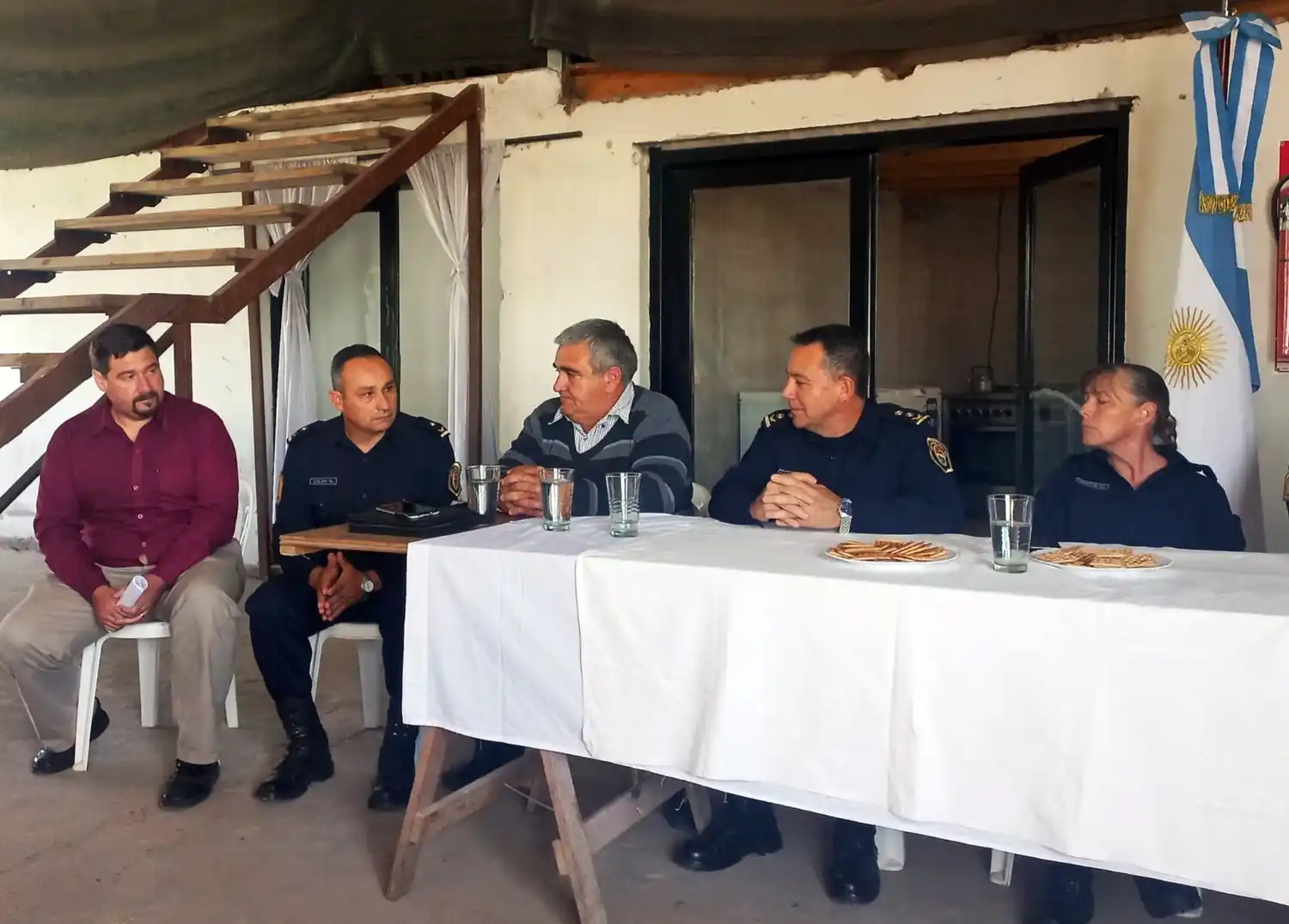 Reunión sobre seguridad y eventos en el Sexto Distrito