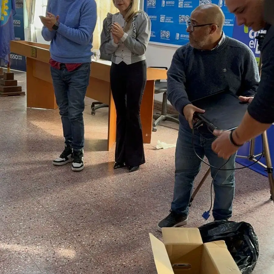 Los elementos fueron devueltos al concejal Daniel Del Curto (FOTO: Somos La Plata).