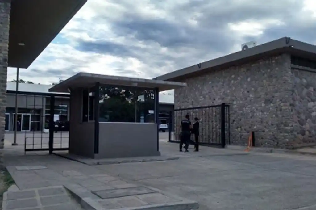 Increíble: le robaron la moto de la puerta de una comisaría