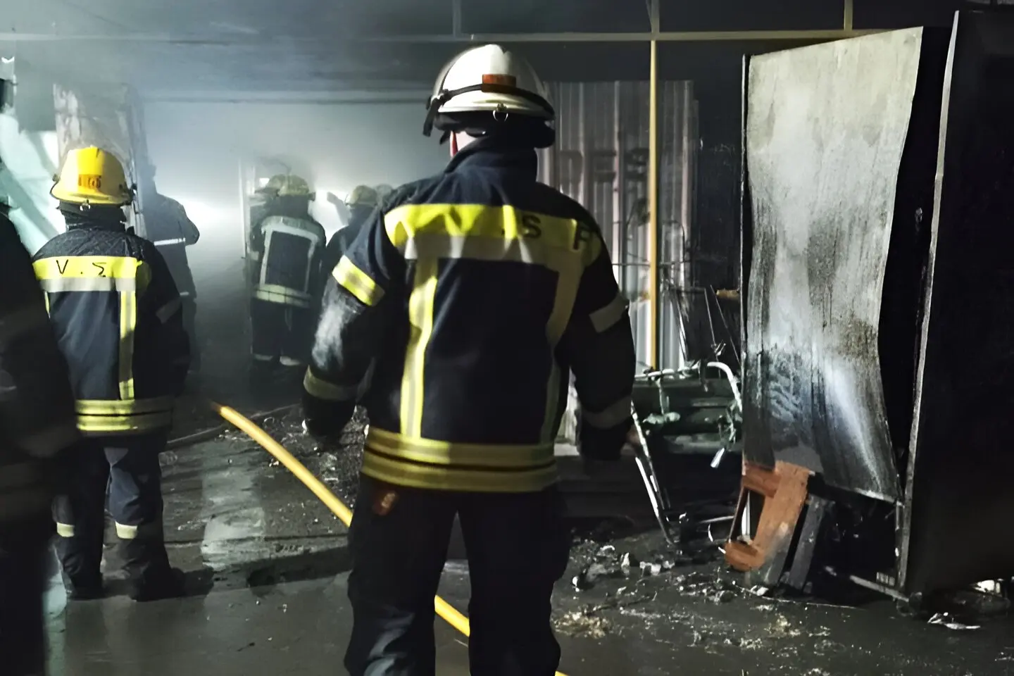 Tres dotaciones de Bomberos trabajaron para controlar el foco.
