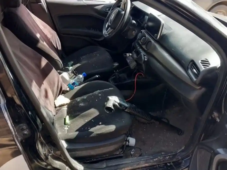 Combate en una escuela 6