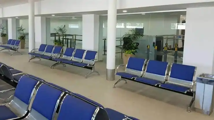 En medio de polémicas, empieza a operar el aeropuerto internacional de El Palomar