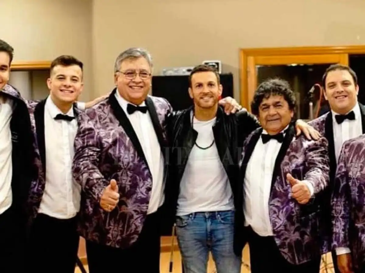 Axel y Los Palmeras reversionaron el clásico "Olvídala"