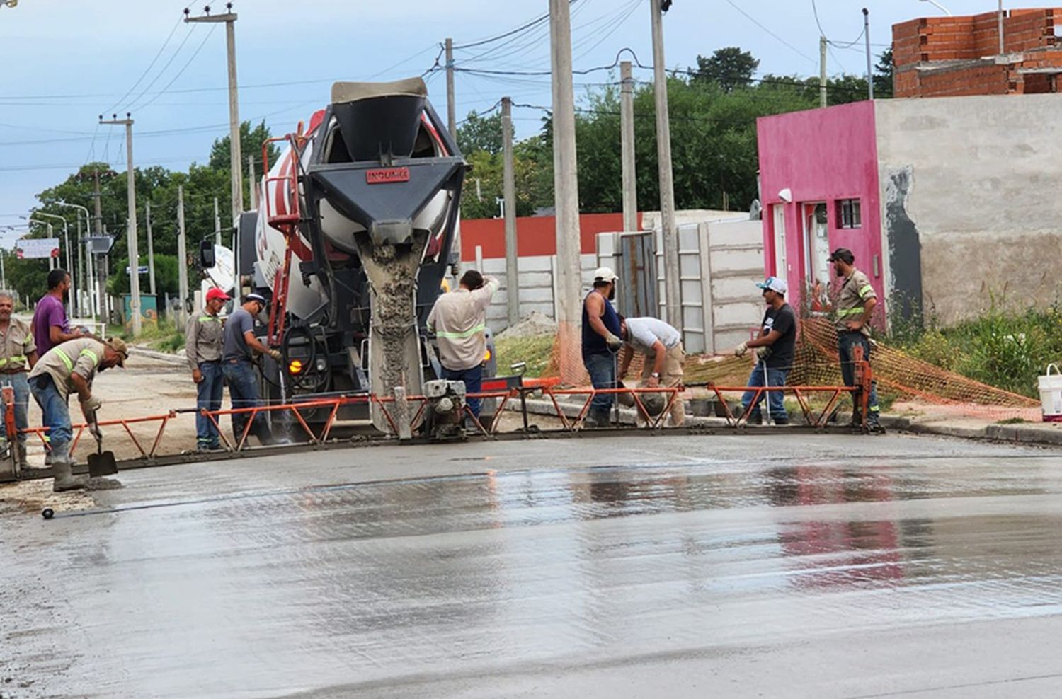 Avanzan obras de pavimentos y cordón cuneta en barrios de Tandil