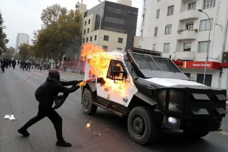 Violentos disturbios en la marcha por el Día de los Trabajadores en el mundo