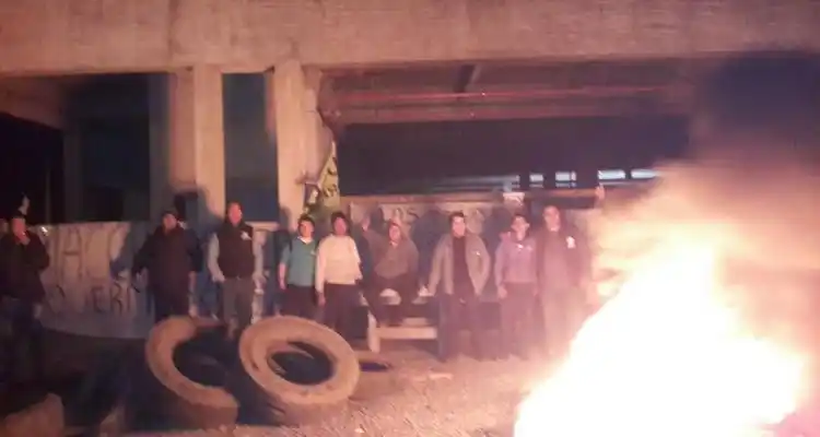 Sigue la protesta de los trabajadores de Uocra en el San Julián