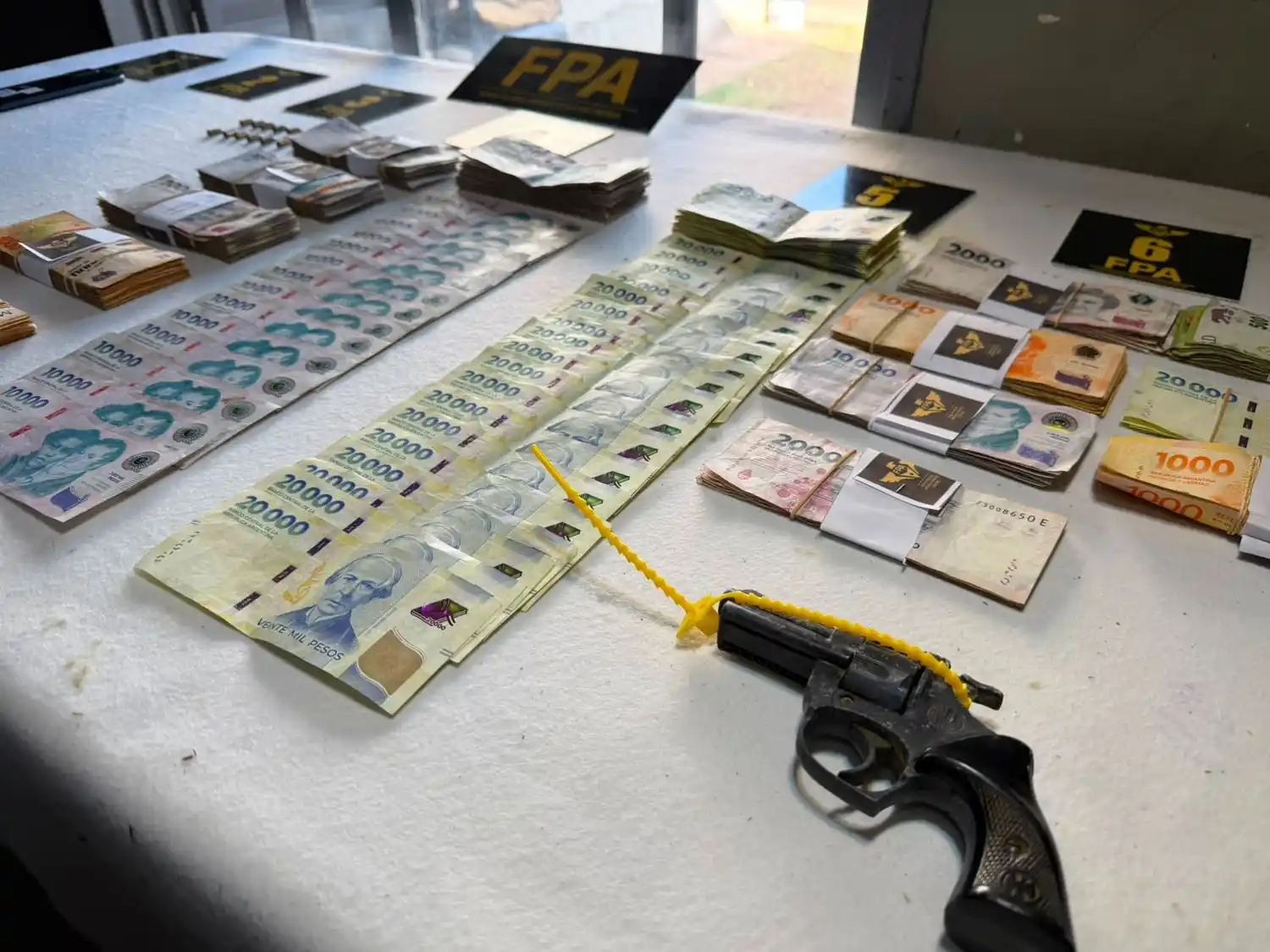 fpa detuvo en arroyito a dos cuñados por venta de droga 3