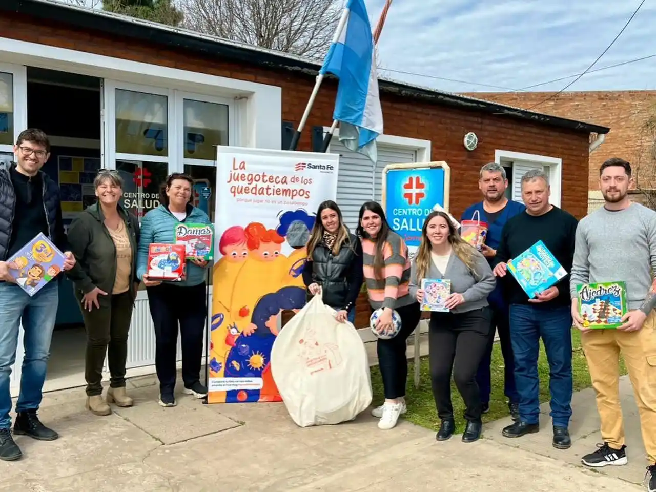 Autoridades comunales, provinciales y del Centro de Salud durante la actividad.