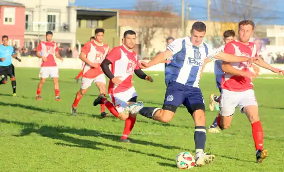 “La Liga arde: Sportiva sigue arriba, pero nadie se queda atrás