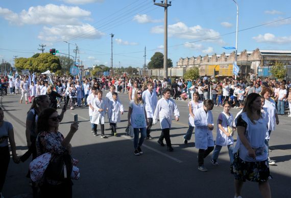 Continúan abiertas las inscripciones para el desfile del 25 de Mayo