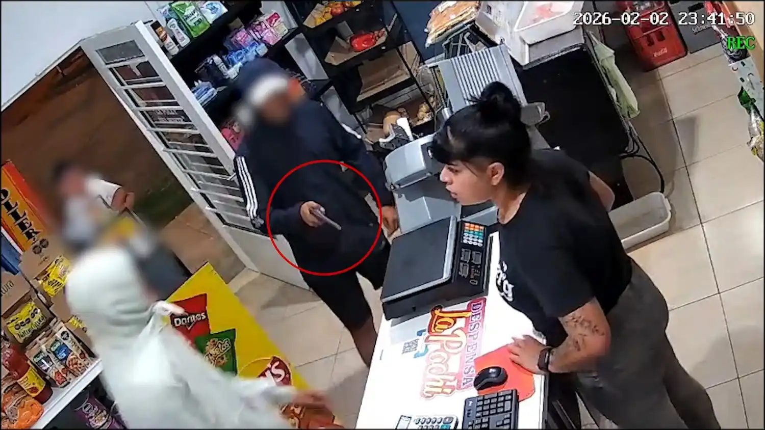 “Podría haber terminado de la peor manera”: una comerciante se defendió a cuchillazos durante un intento de robo armado