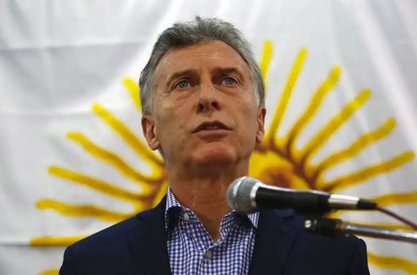 Sólo 12 parientes de ministros dejarán sus cargos