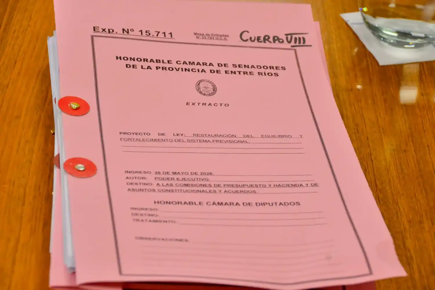 Reforma previsional: el voto de dos senadoras peronistas profundizó la interna del PJ y el oficialismo defendió la ley